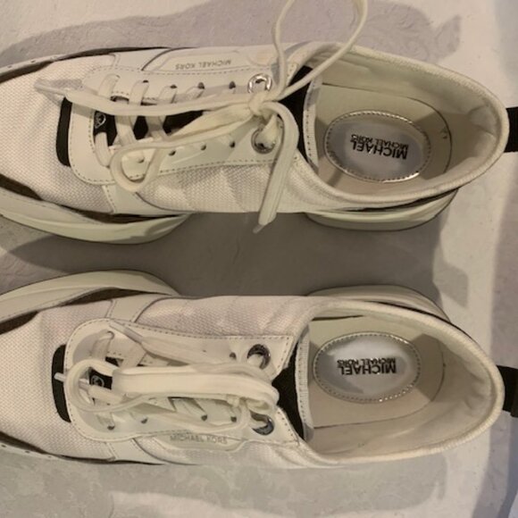 Michael Kors Womens 9.5M MK Logo City Sneakers - Picture 3 of 7